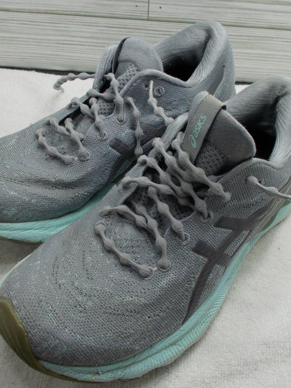 Asics Gel-Nimbus 24 Women's 10. 5 Running Shoes Sheet Rock Gray Teal 1012B202